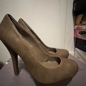 Jennifer Lopez heels